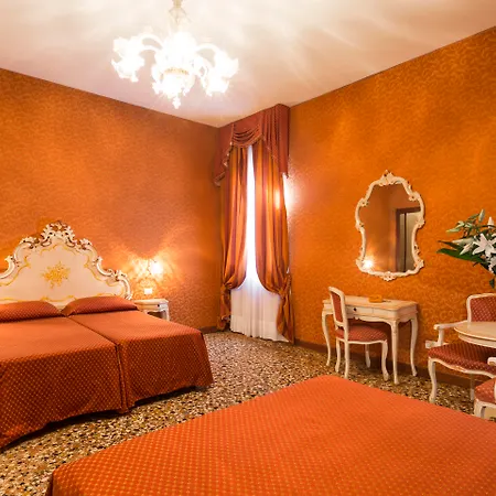 Palazzo Guardi-2